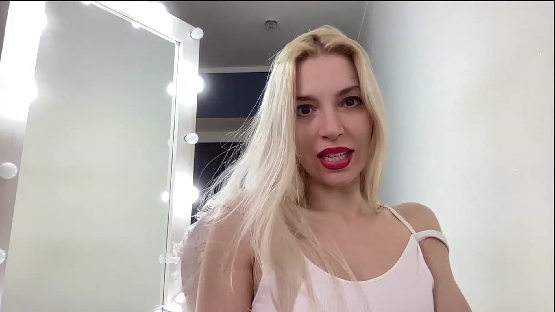 Gallery image thumbnail from AmazingkellyX's myfreecams stream on, 02/05/2023, 13:52 image 12 of 20