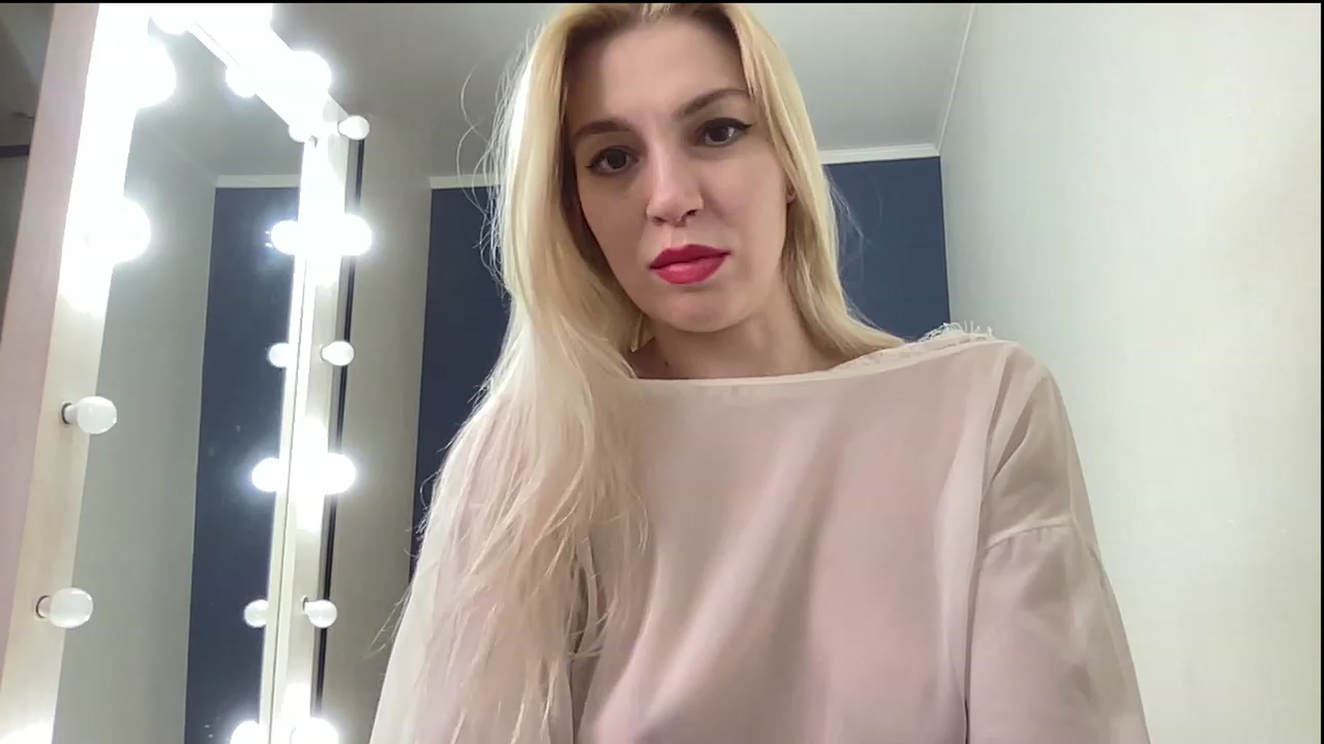 Gallery image thumbnail from AmazingkellyX's myfreecams stream on, 02/11/2023, 12:15 image 18 of 20