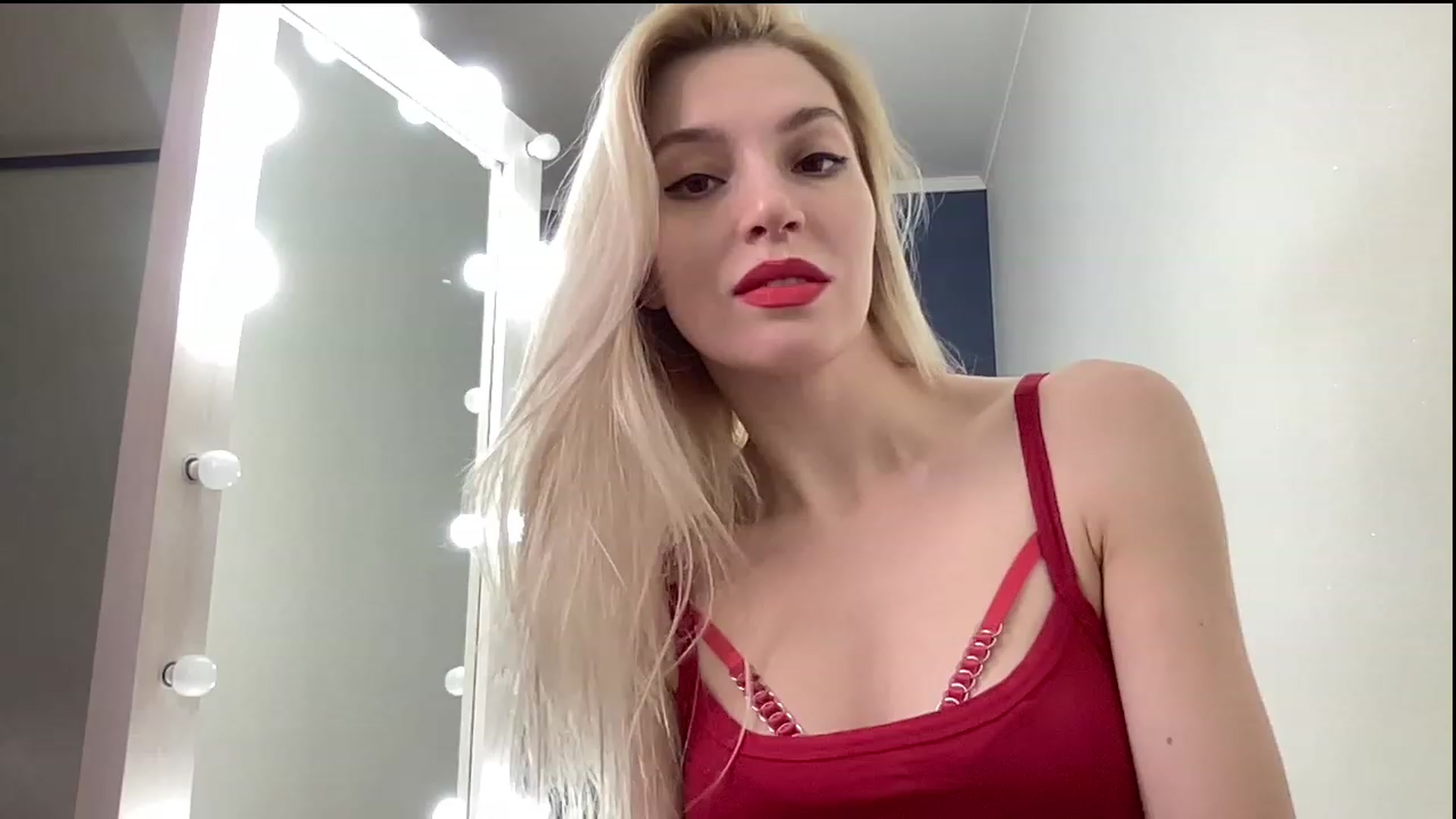 Gallery image thumbnail from AmazingkellyX's myfreecams stream on, 02/11/2023, 12:15 image 20 of 20