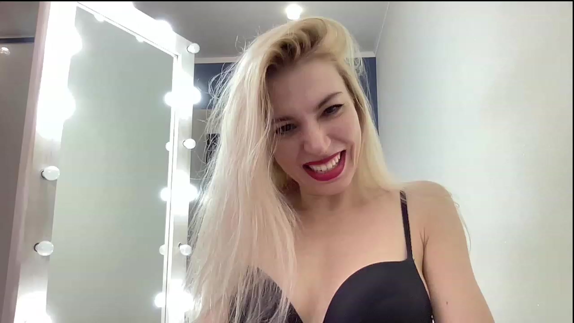 Gallery image thumbnail from AmazingkellyX's myfreecams stream on, 02/16/2023, 11:14 image 20 of 20