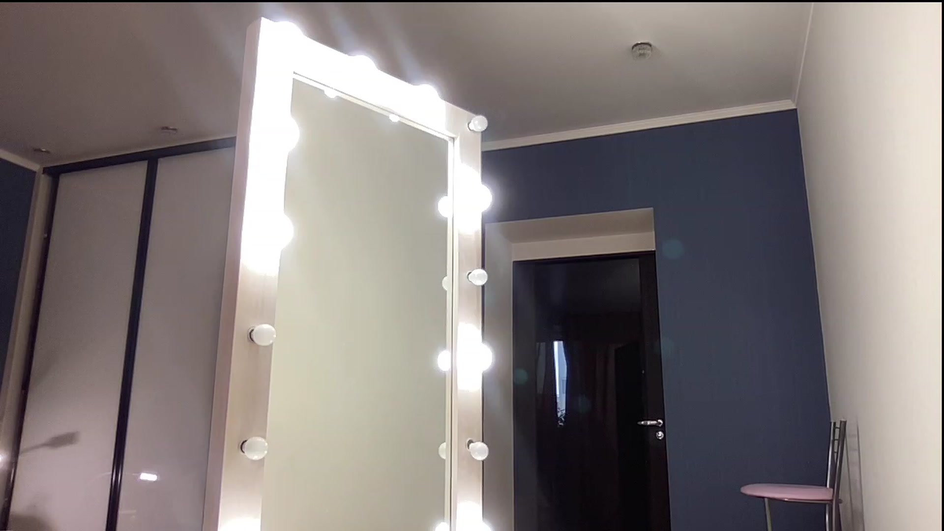 Gallery image thumbnail from AmazingkellyX's myfreecams stream on, 02/19/2023, 10:52 image 8 of 20