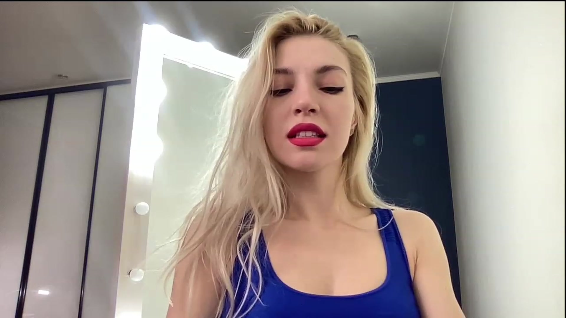 Gallery image thumbnail from AmazingkellyX's myfreecams stream on, 02/19/2023, 10:52 image 18 of 20