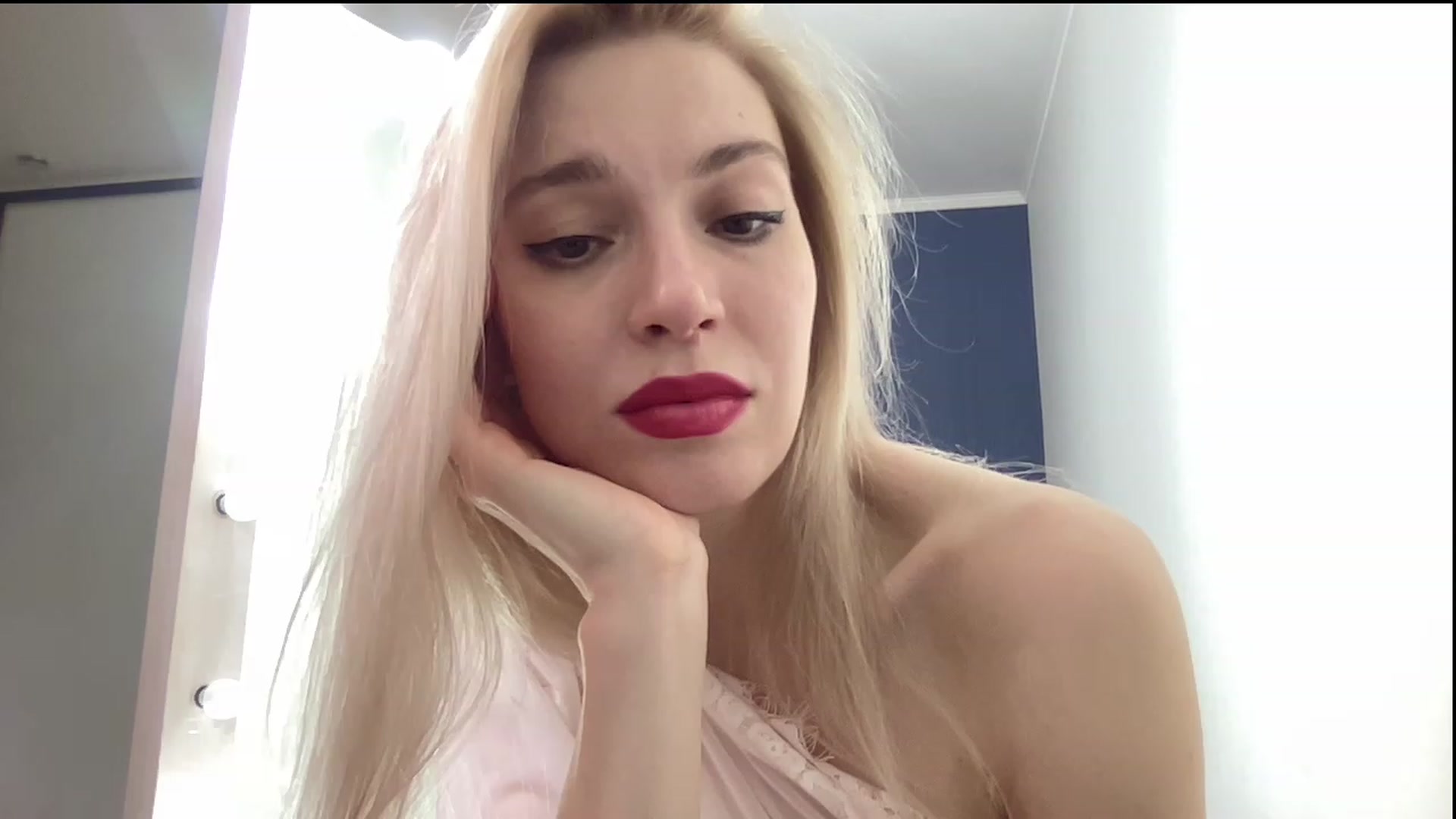 Gallery image thumbnail from AmazingkellyX's myfreecams stream on, 03/04/2023, 13:01 image 17 of 20