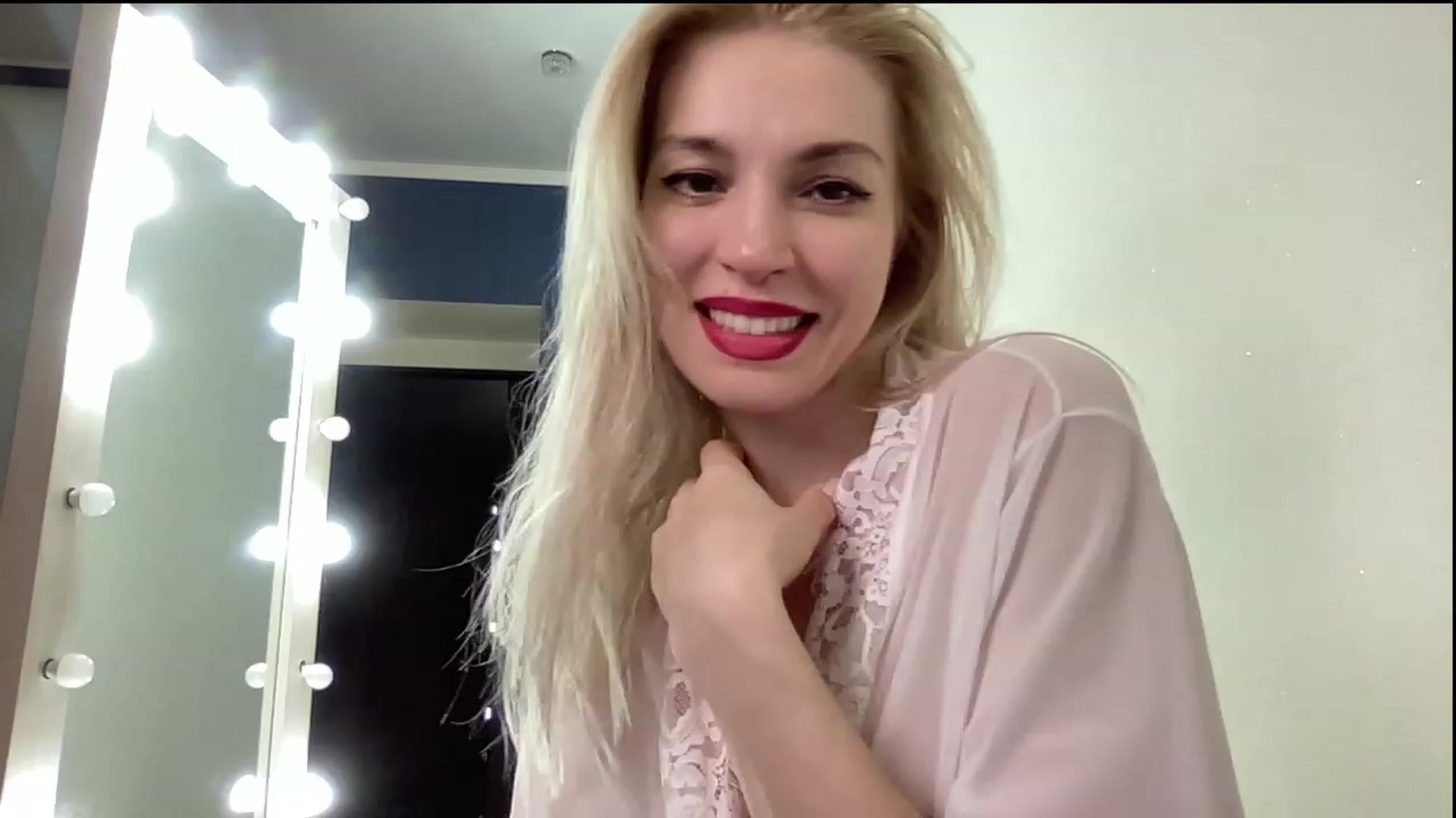 Gallery image thumbnail from AmazingkellyX's myfreecams stream on, 03/05/2023, 13:22 image 6 of 20