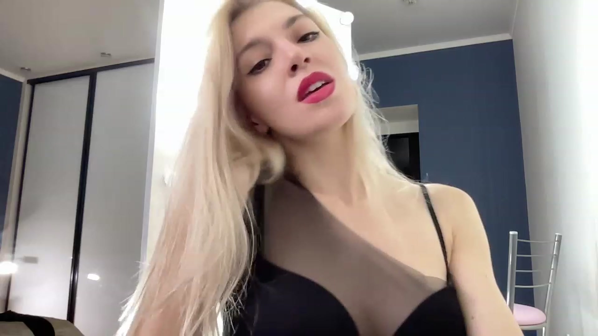 Gallery image thumbnail from AmazingkellyX's myfreecams stream on, 03/12/2023, 13:37 image 14 of 20