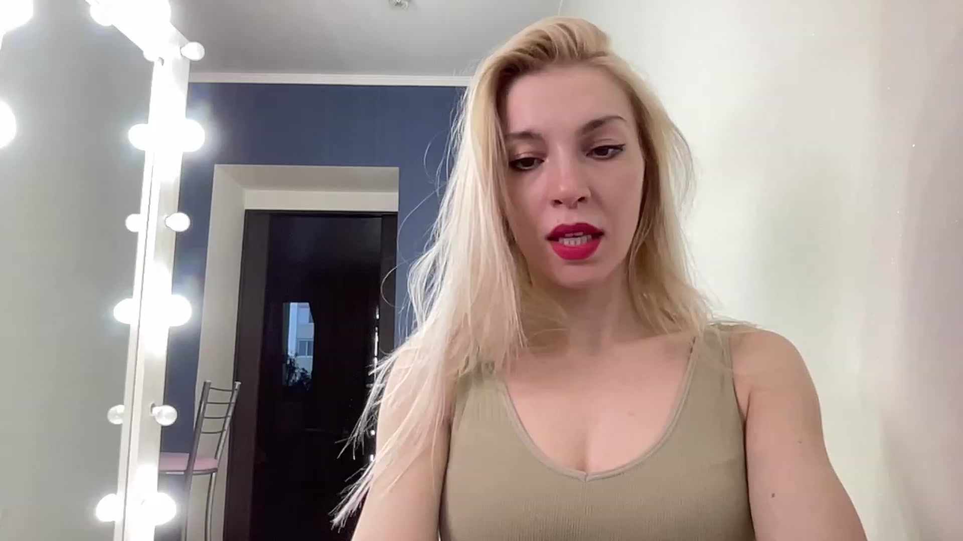 Gallery image thumbnail from AmazingkellyX's myfreecams stream on, 03/16/2023, 12:28 image 18 of 20