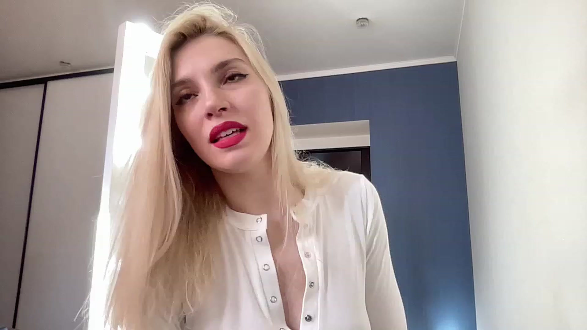 Gallery image thumbnail from AmazingkellyX's myfreecams stream on, 03/25/2023, 11:20 image 17 of 20