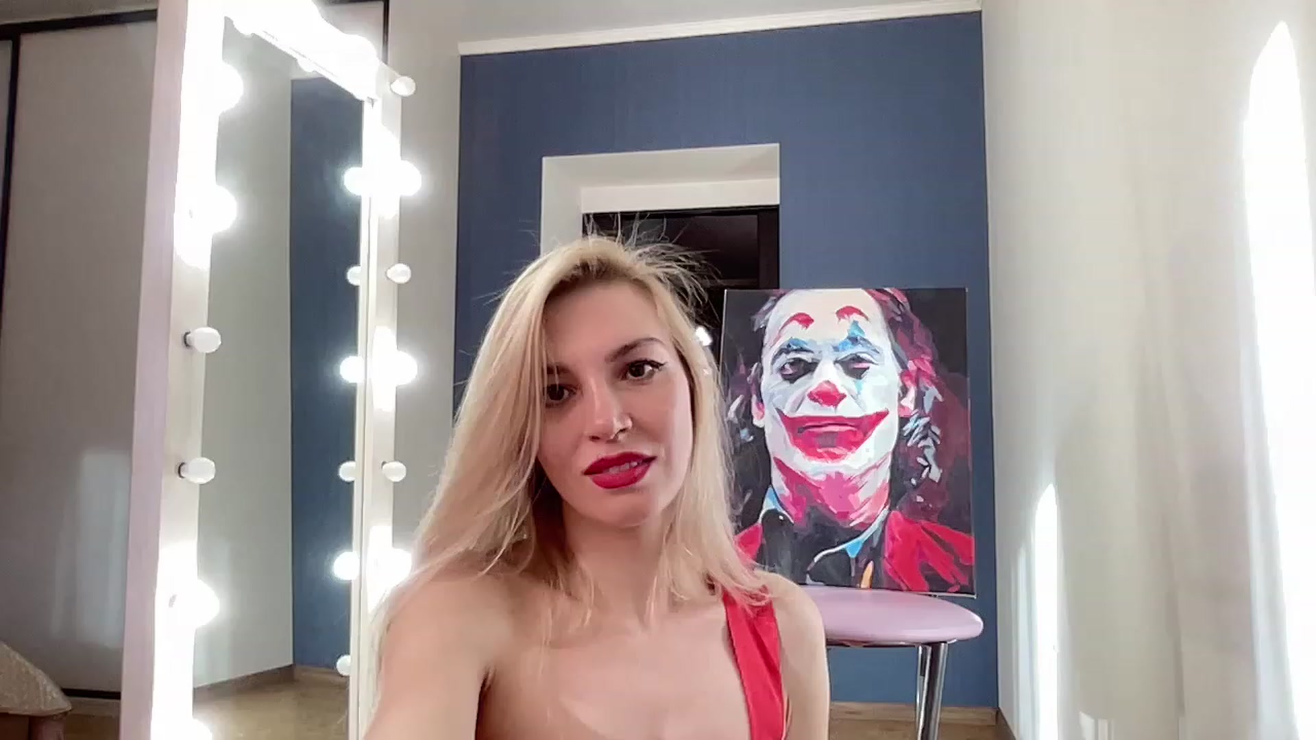 Gallery image thumbnail from AmazingkellyX's myfreecams stream on, 04/01/2023, 12:03 image 8 of 20