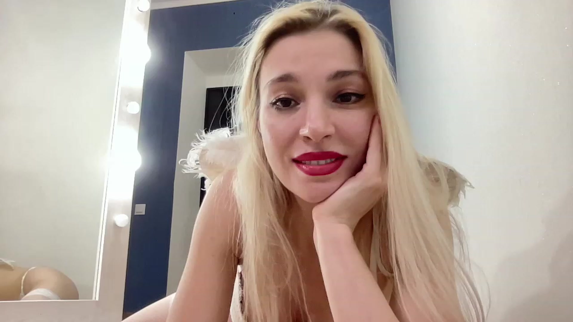 Gallery image thumbnail from AmazingkellyX's myfreecams stream on, 04/23/2023, 12:23 image 19 of 20