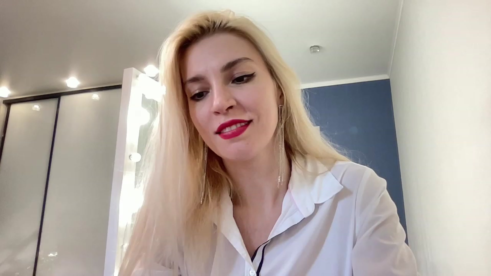 Gallery image thumbnail from AmazingkellyX's myfreecams stream on, 06/04/2023, 12:54 image 5 of 20