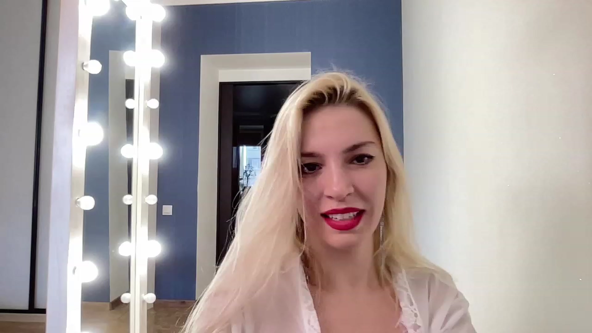 Gallery image thumbnail from AmazingkellyX's myfreecams stream on, 06/15/2023, 12:43 image 10 of 20