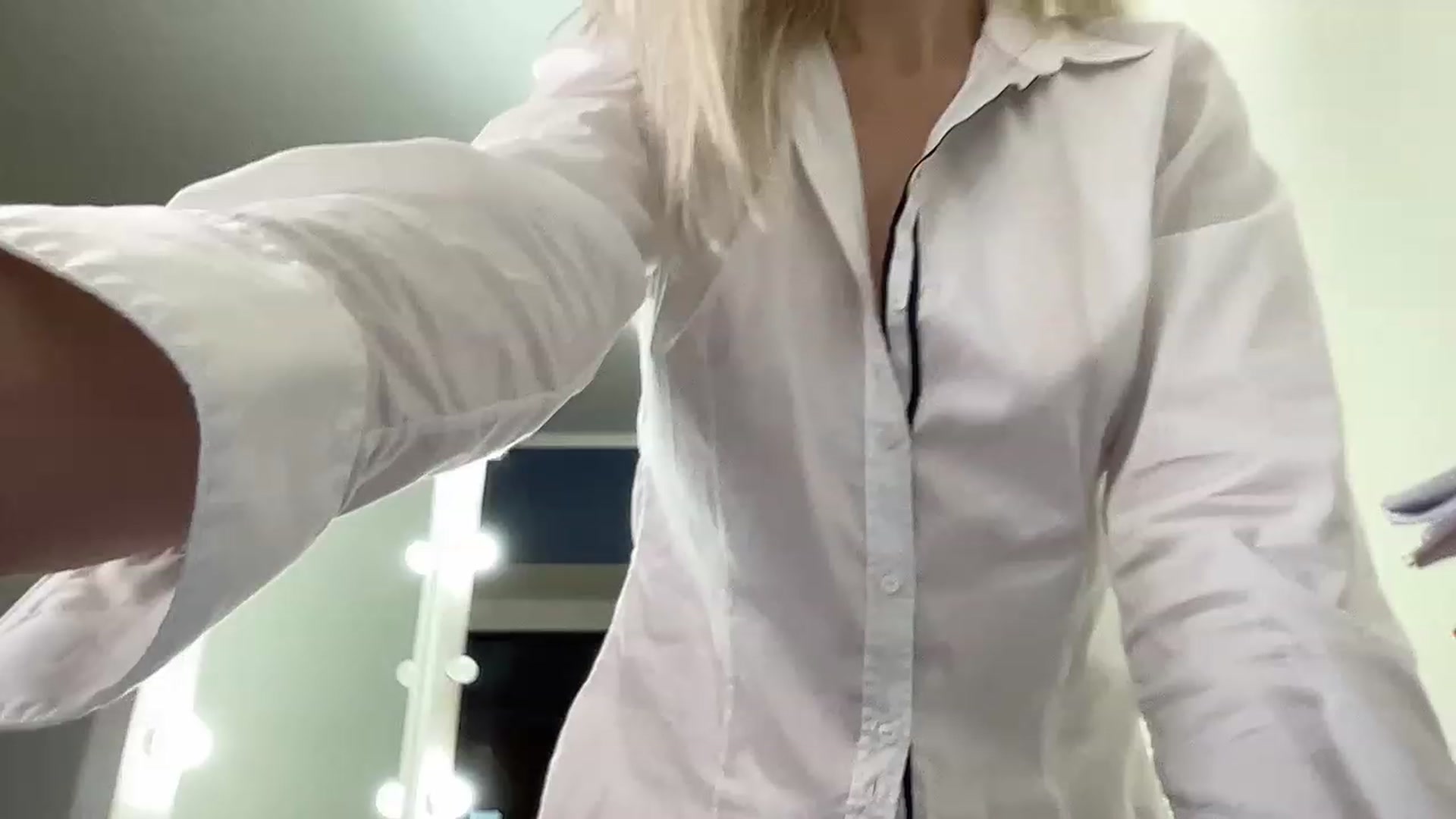 Gallery image thumbnail from AmazingkellyX's myfreecams stream on, 06/22/2023, 10:58 image 13 of 20