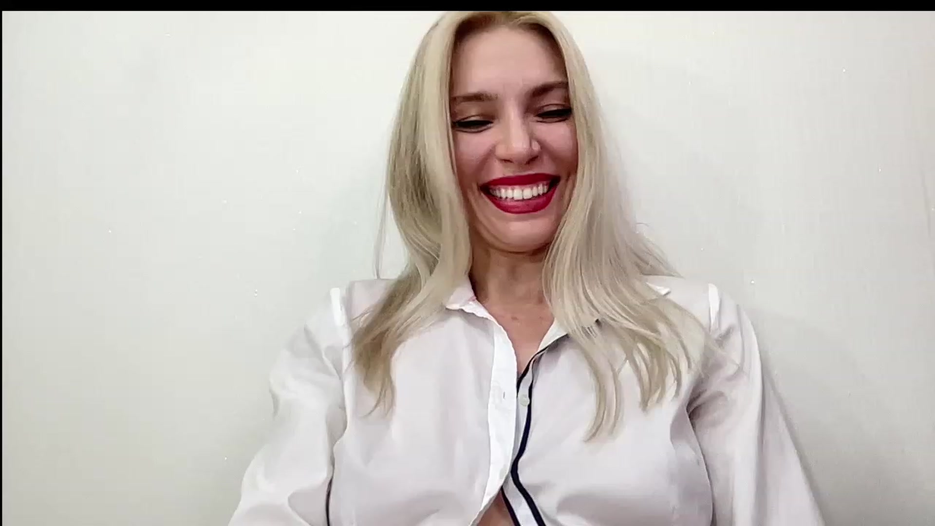 Gallery image thumbnail from AmazingkellyX's myfreecams stream on, 06/25/2023, 13:16 image 14 of 20