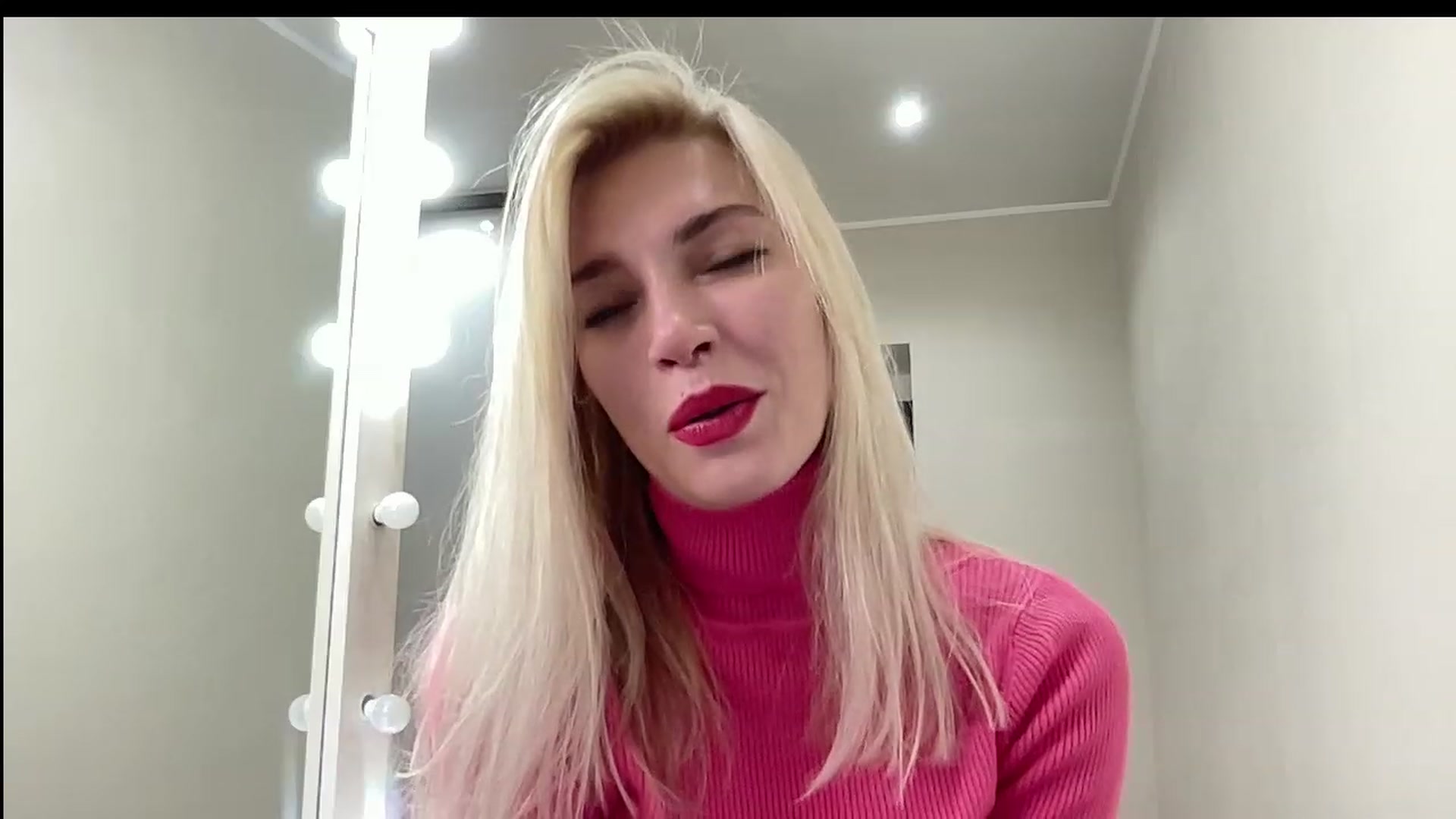 Gallery image thumbnail from AmazingkellyX's myfreecams stream on, 12/02/2023, 13:33 image 19 of 20
