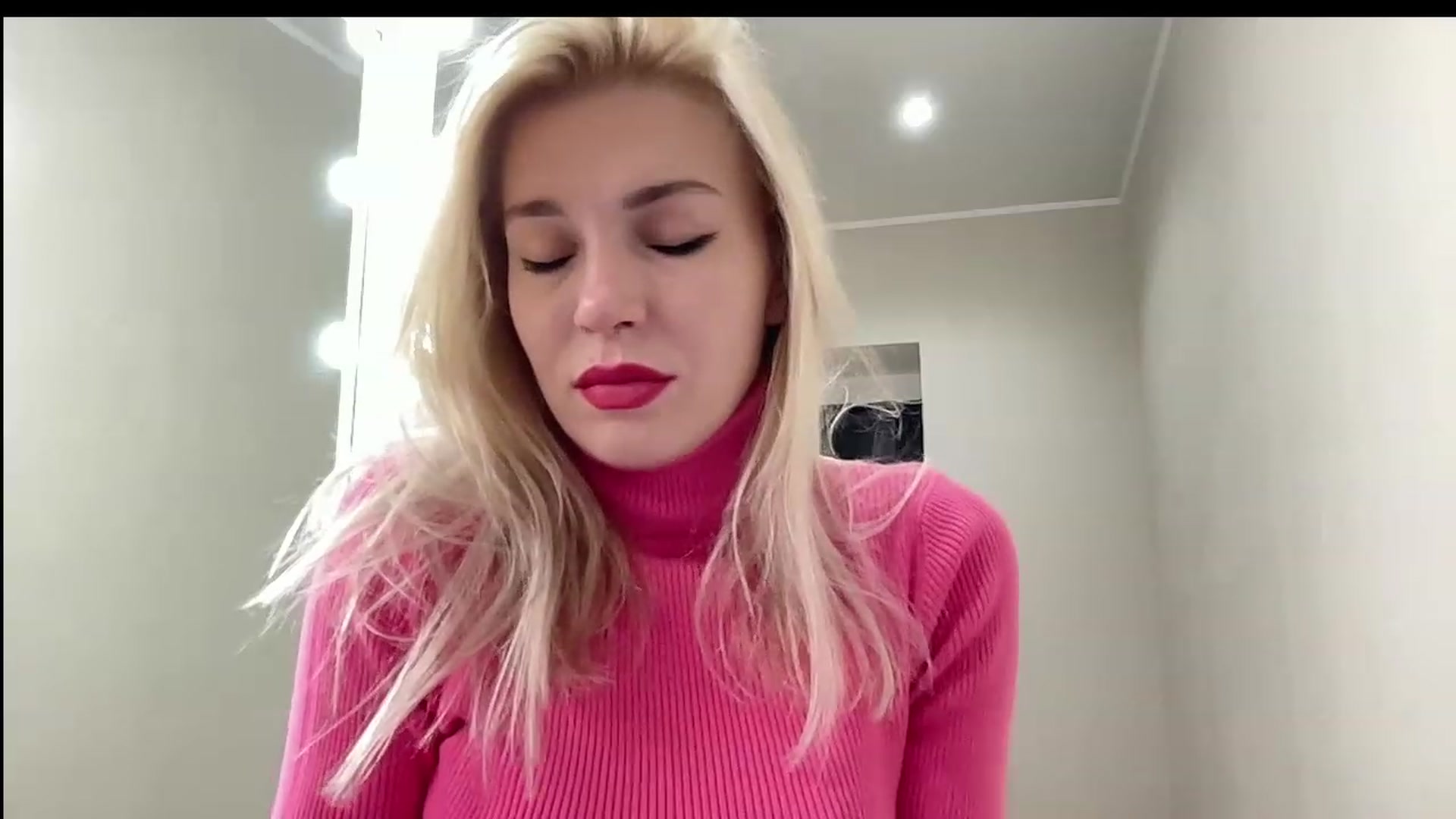 Gallery image thumbnail from AmazingkellyX's myfreecams stream on, 12/02/2023, 13:33 image 15 of 20