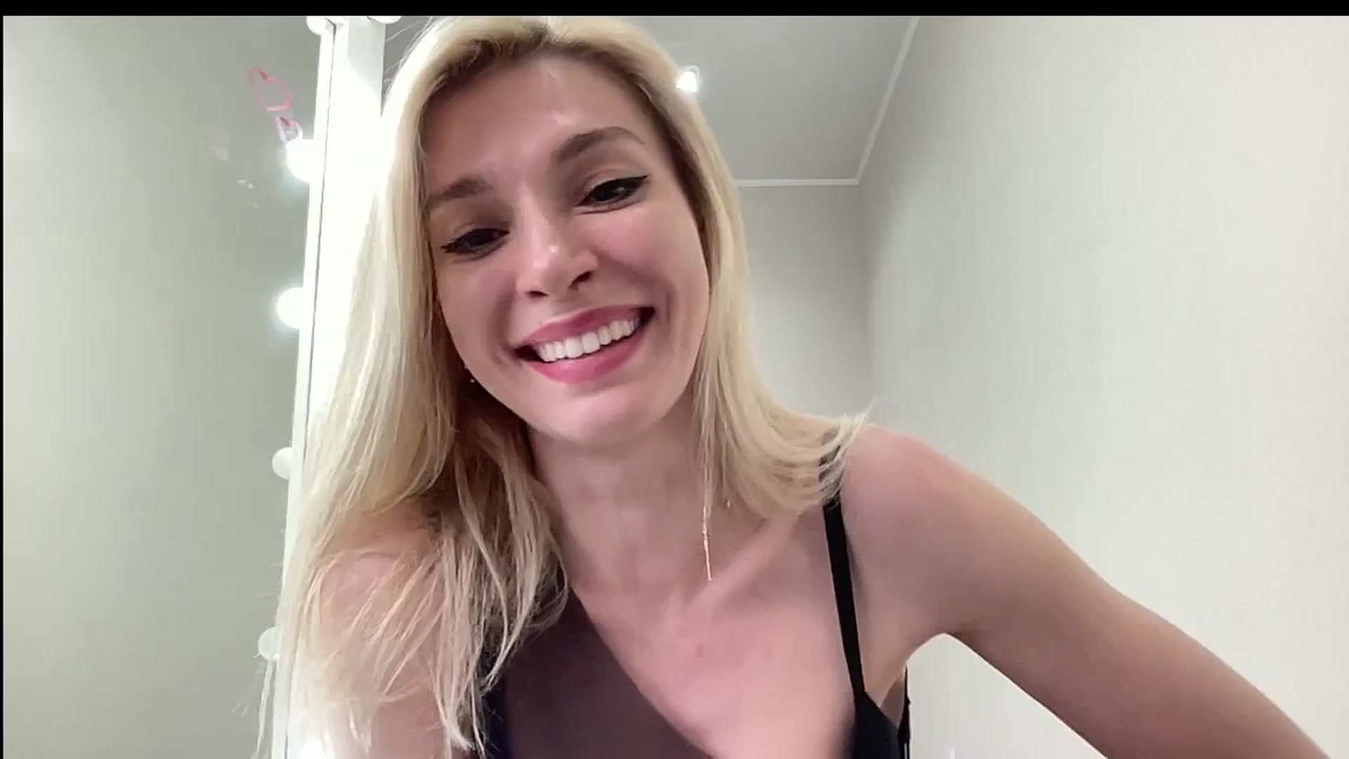 Gallery image thumbnail from AmazingkellyX's myfreecams stream on, 03/10/2024, 12:04 image 3 of 20
