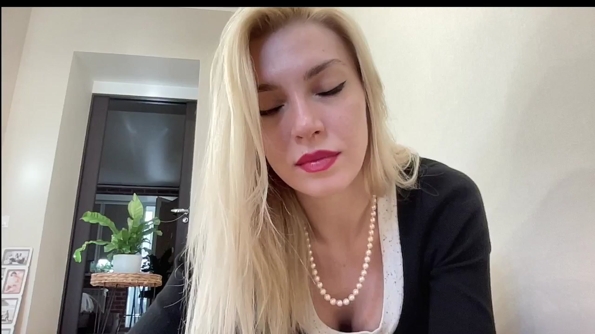Gallery image thumbnail from AmazingkellyX's myfreecams stream on, 03/23/2024, 10:04 image 20 of 20