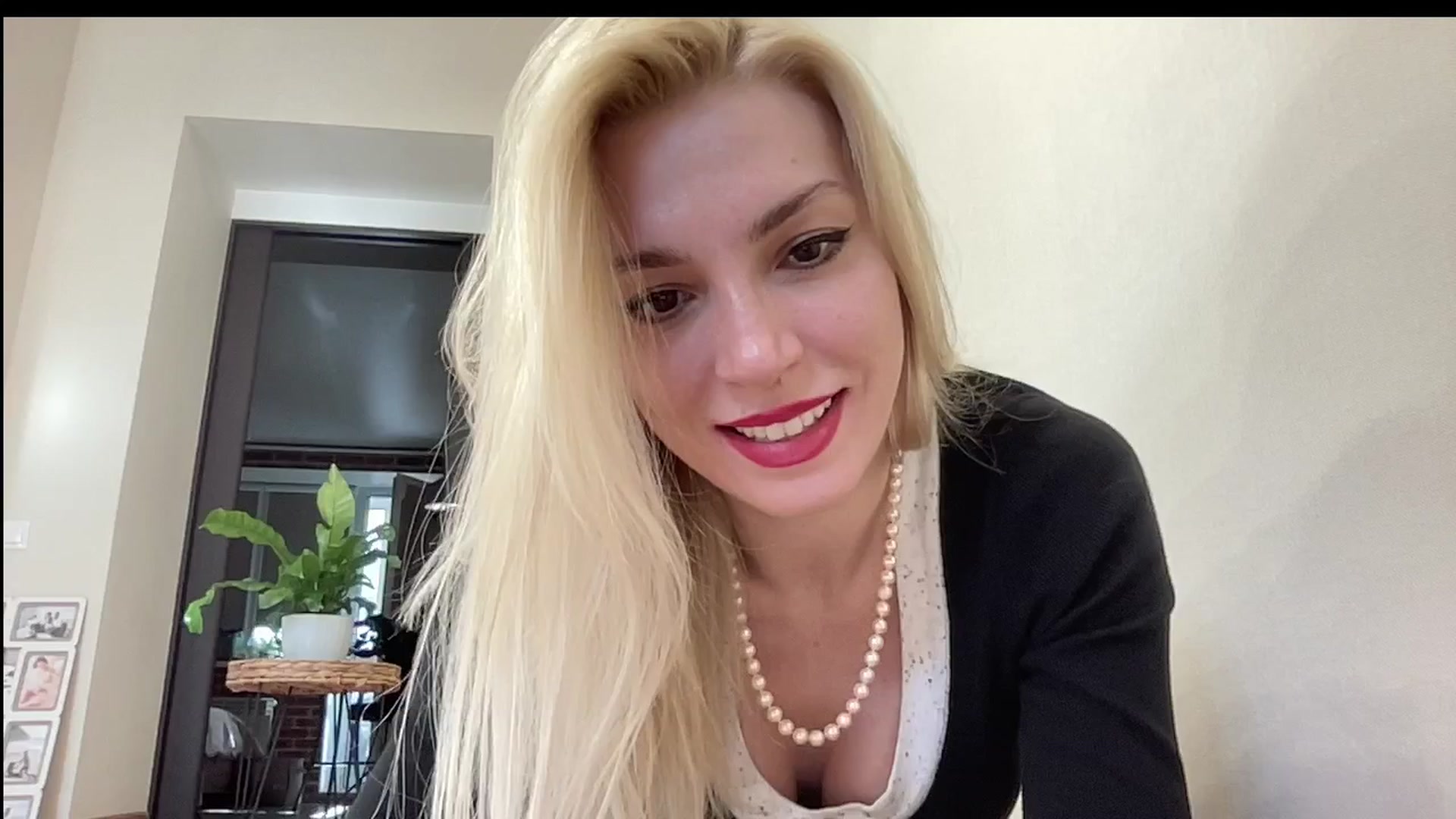 Gallery image thumbnail from AmazingkellyX's myfreecams stream on, 03/23/2024, 10:04 image 17 of 20