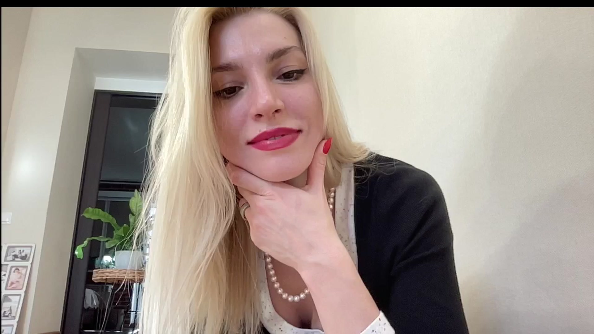 Gallery image thumbnail from AmazingkellyX's myfreecams stream on, 03/23/2024, 10:04 image 18 of 20