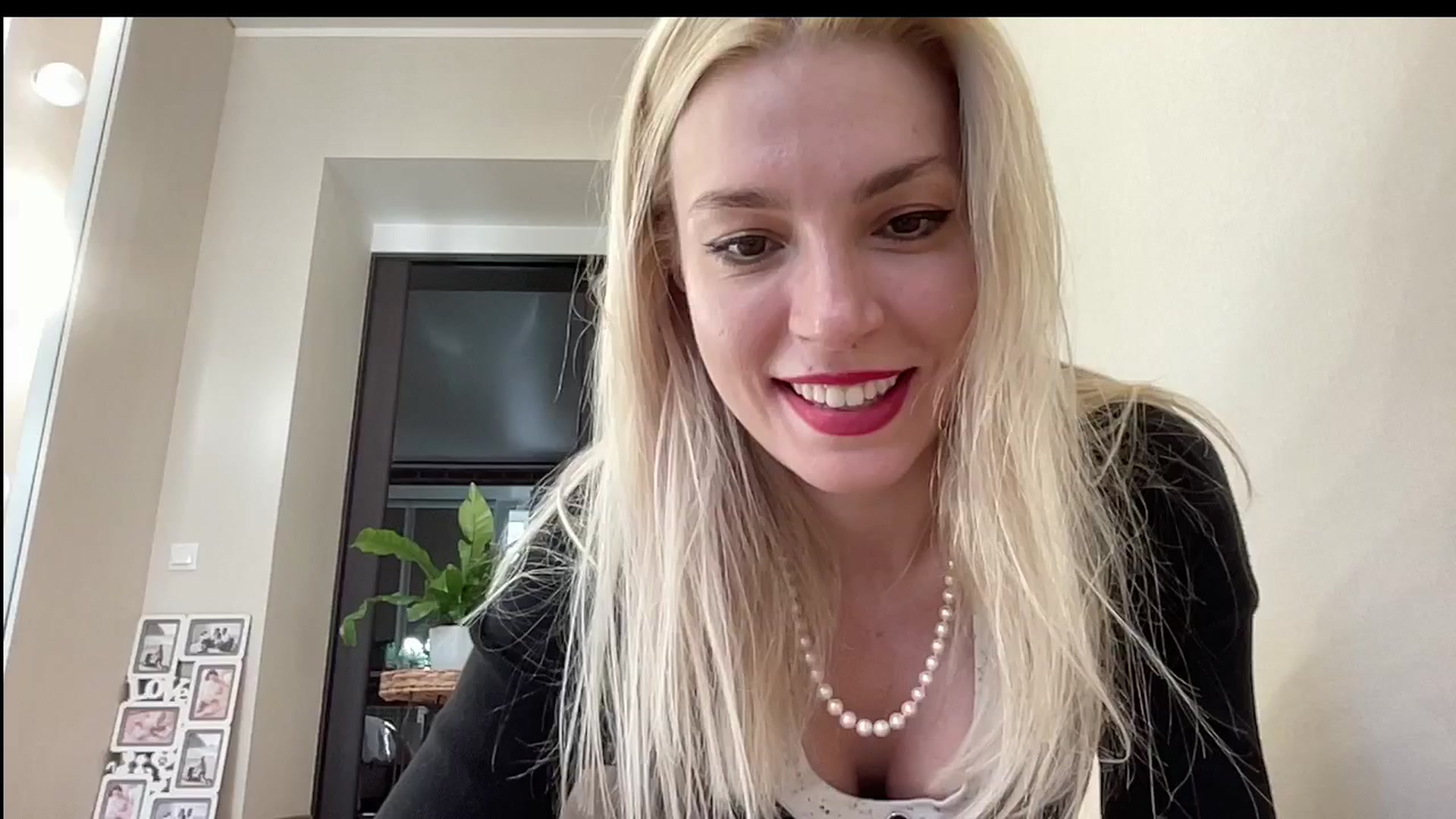 Gallery image thumbnail from AmazingkellyX's myfreecams stream on, 03/23/2024, 10:04 image 10 of 20