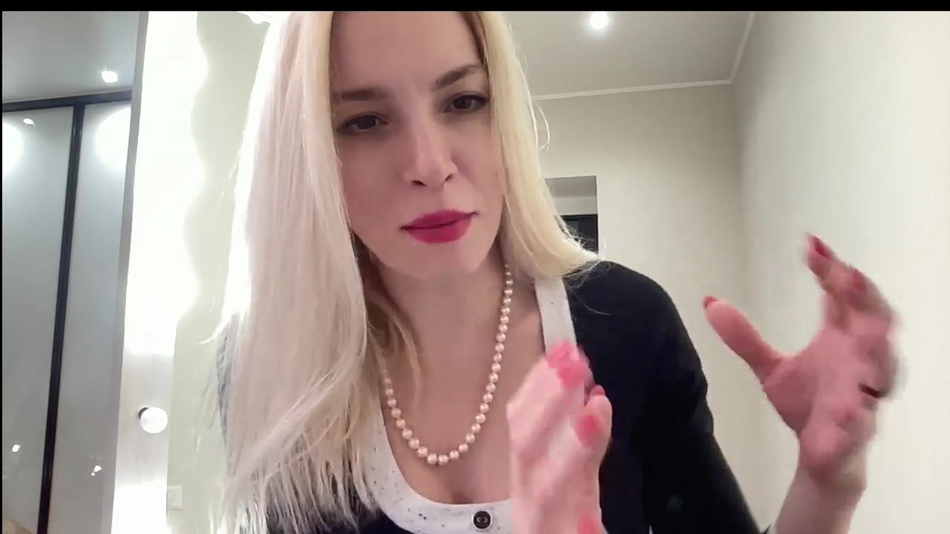 Gallery image thumbnail from AmazingkellyX's myfreecams stream on, 03/31/2024, 11:08 image 15 of 20