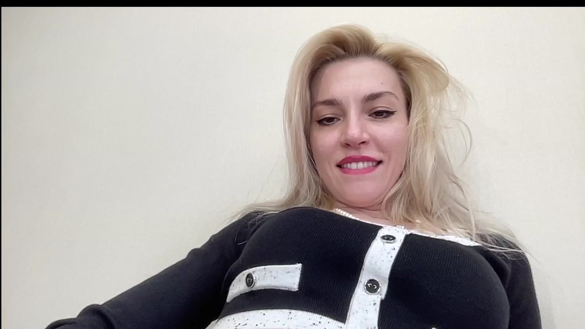 Gallery image thumbnail from AmazingkellyX's myfreecams stream on, 04/03/2024, 11:07 image 7 of 20
