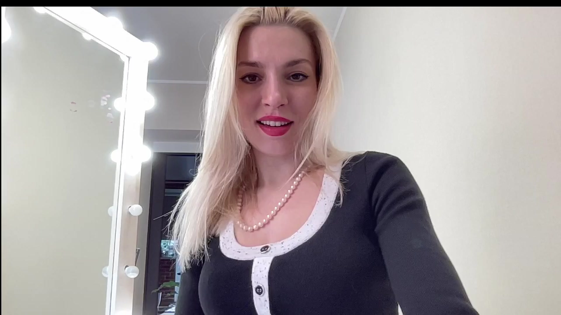 Gallery image thumbnail from AmazingkellyX's myfreecams stream on, 04/03/2024, 11:07 image 1 of 20