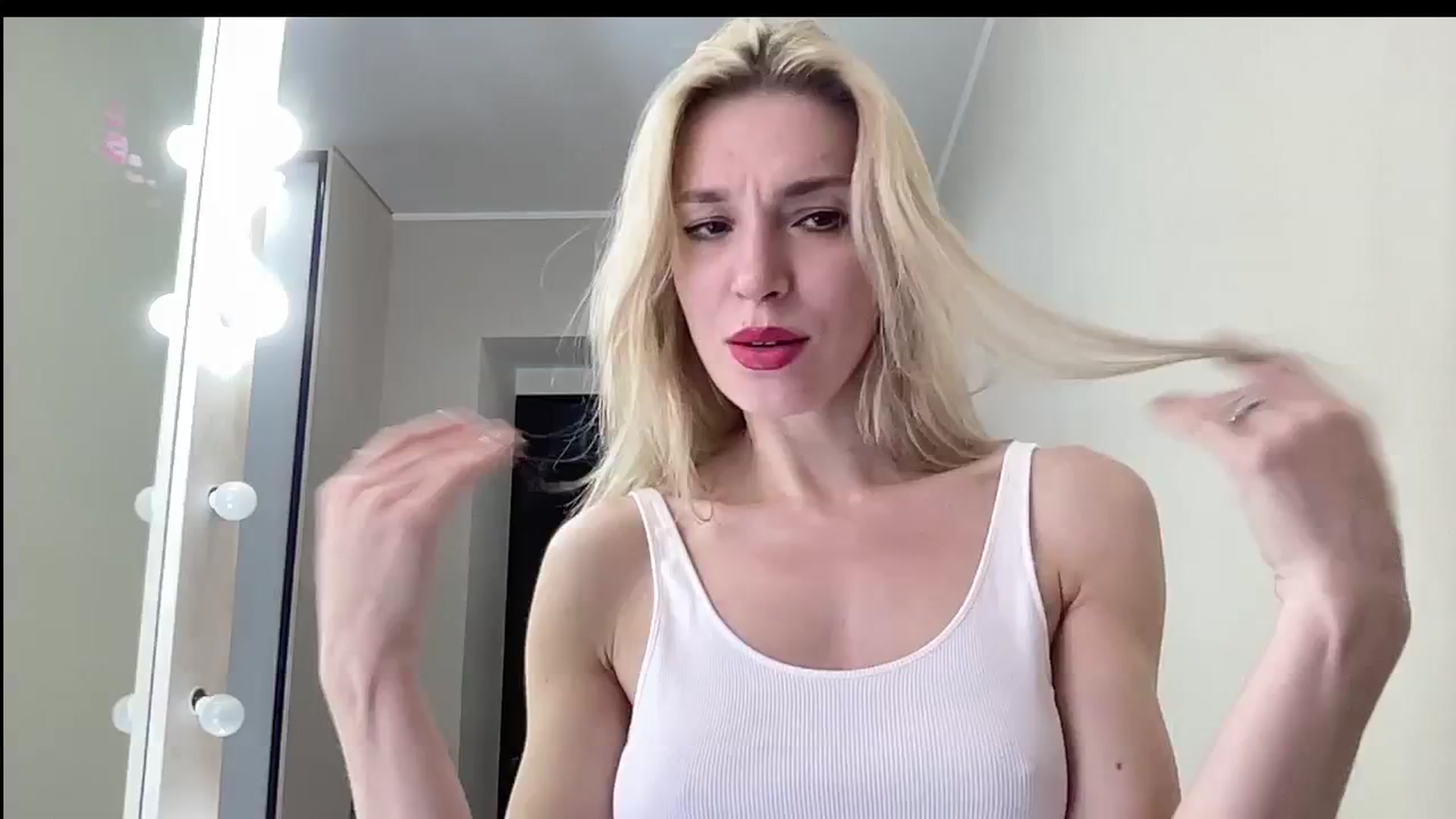 Gallery image thumbnail from AmazingkellyX's myfreecams stream on, 05/12/2024, 09:34 image 6 of 20