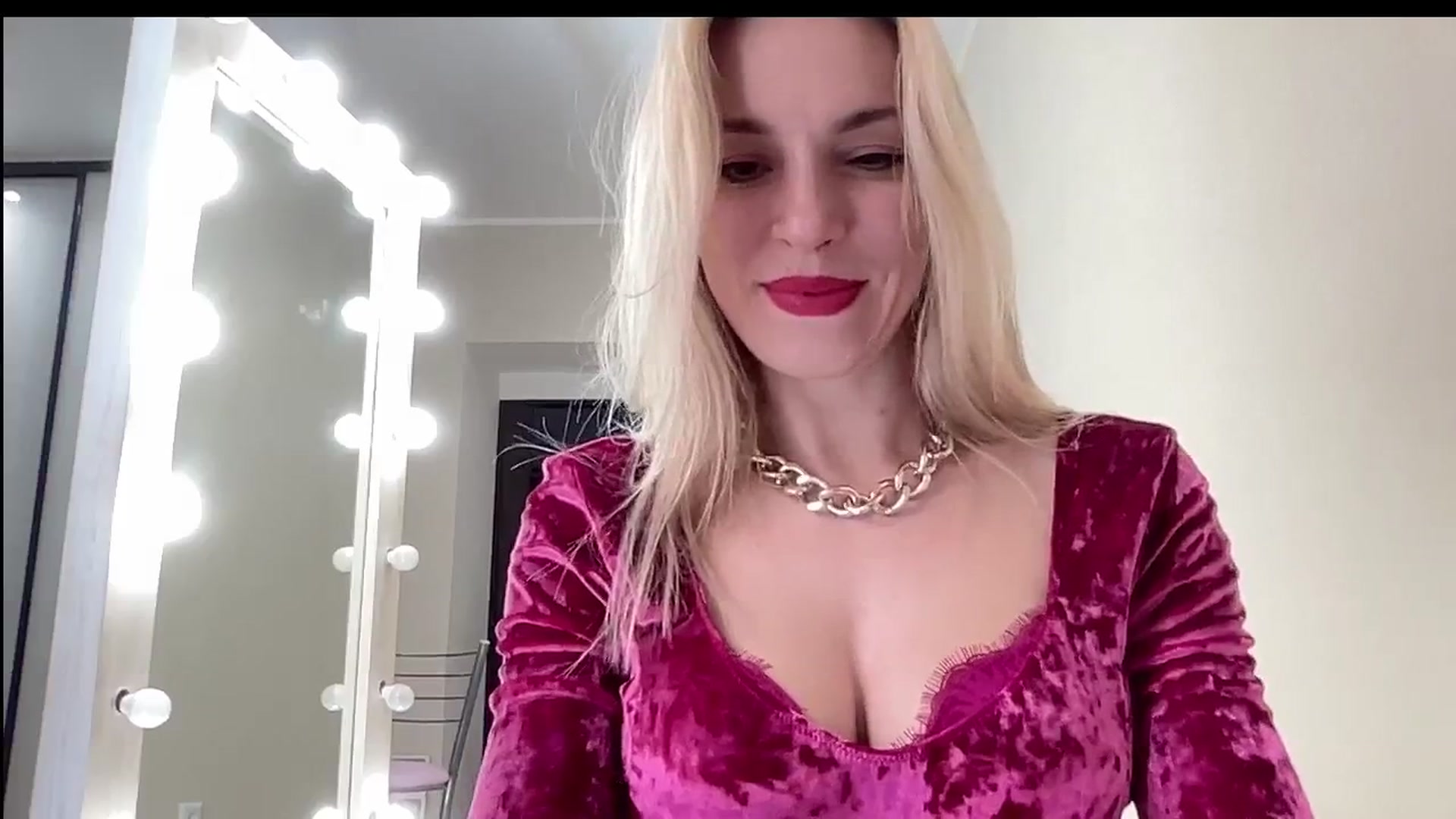Gallery image thumbnail from AmazingkellyX's myfreecams stream on, 05/16/2024, 10:47 image 7 of 20