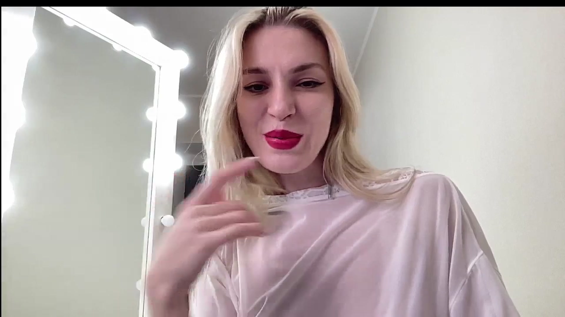 Gallery image thumbnail from AmazingkellyX's myfreecams stream on, 05/18/2024, 13:33 image 6 of 20