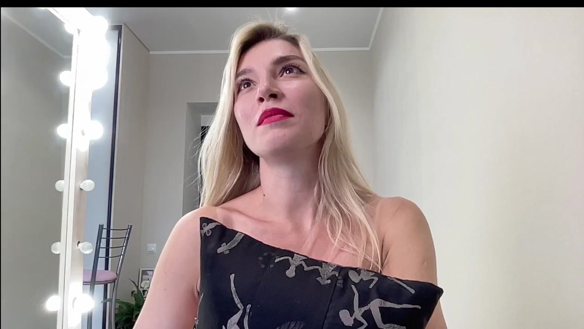 Gallery image thumbnail from AmazingkellyX's myfreecams stream on, 06/30/2024, 09:21 image 13 of 20