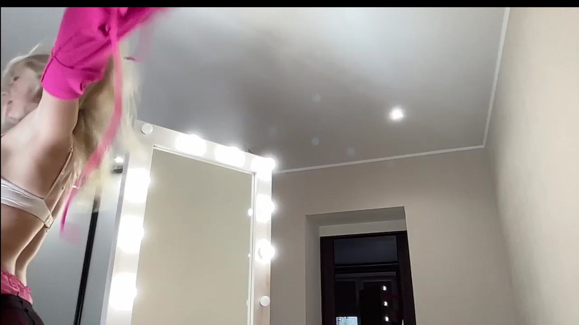 Gallery image thumbnail from AmazingkellyX's myfreecams stream on, 07/04/2024, 10:02 image 12 of 20