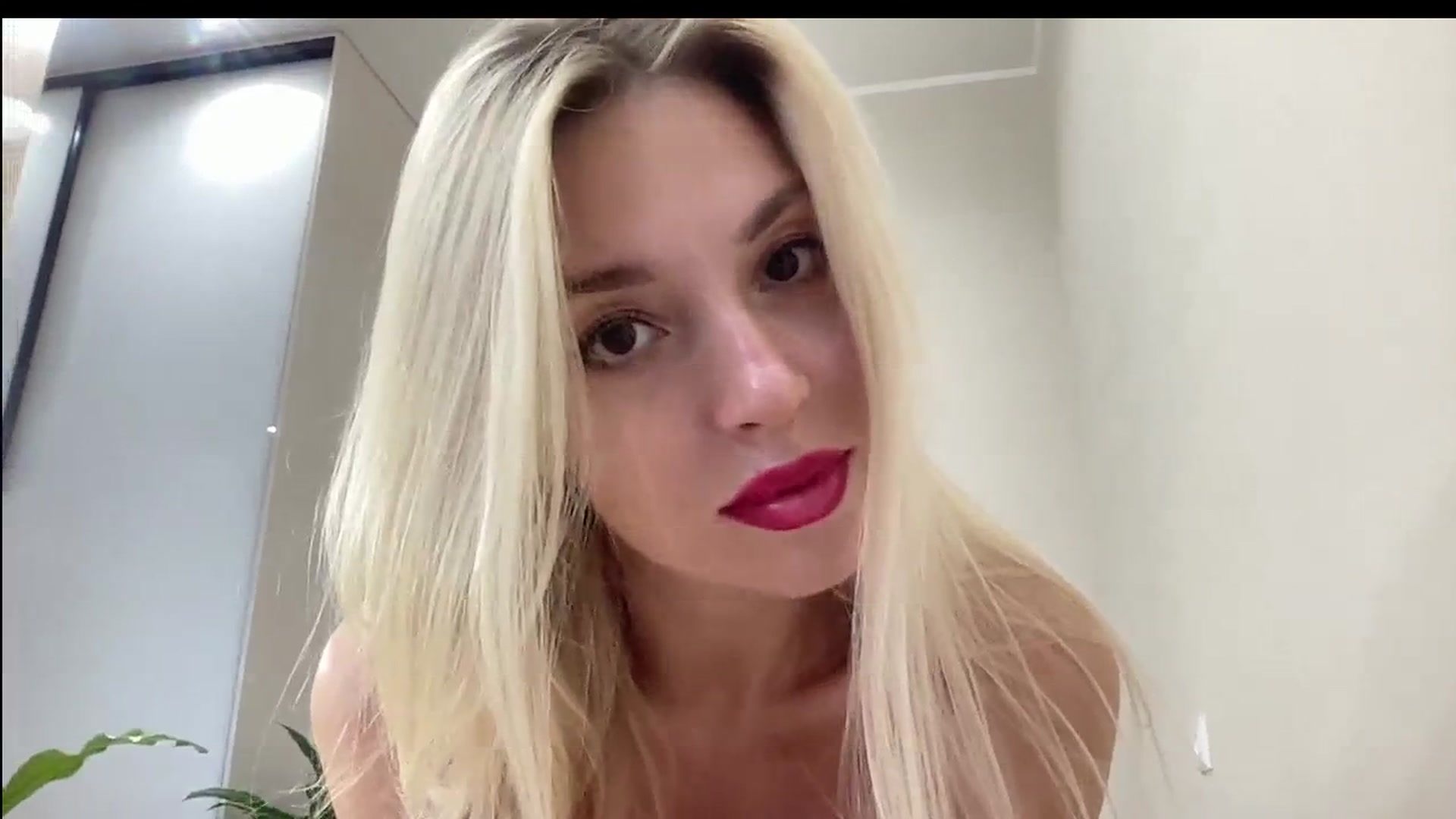 Gallery image thumbnail from AmazingkellyX's myfreecams stream on, 07/06/2024, 09:15 image 10 of 20