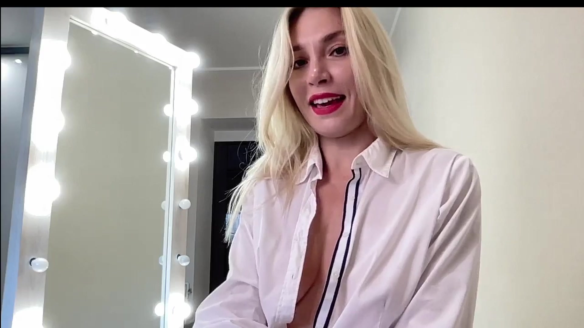 Gallery image thumbnail from AmazingkellyX's myfreecams stream on, 07/13/2024, 11:53 image 10 of 20
