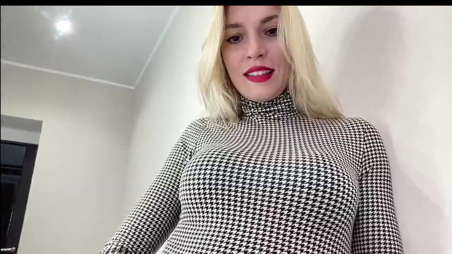 Gallery image thumbnail from AmazingkellyX's myfreecams stream on, 07/16/2024, 09:37 image 20 of 20