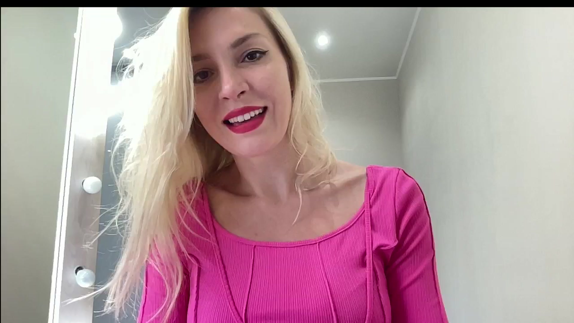 Gallery image thumbnail from AmazingkellyX's myfreecams stream on, 07/16/2024, 09:37 image 1 of 20