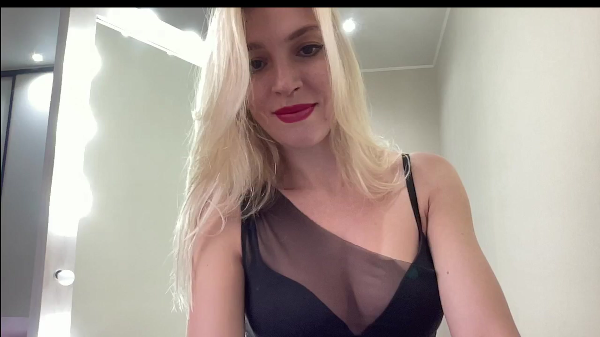 Gallery image thumbnail from AmazingkellyX's myfreecams stream on, 07/18/2024, 10:33 image 19 of 20