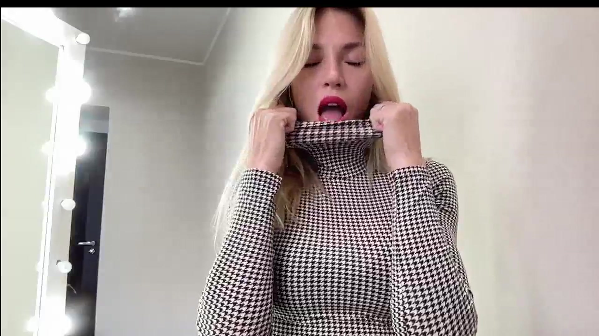 Gallery image thumbnail from AmazingkellyX's myfreecams stream on, 08/04/2024, 09:15 image 7 of 20