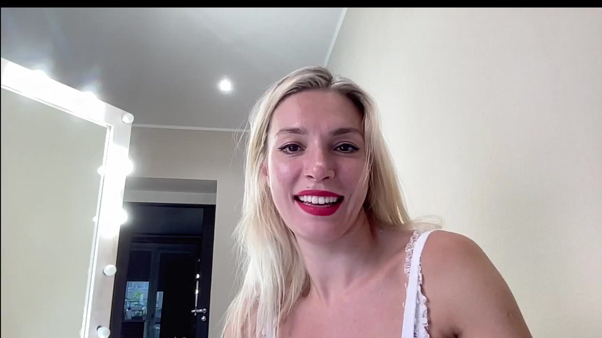 Gallery image thumbnail from AmazingkellyX's myfreecams stream on, 08/17/2024, 12:07 image 11 of 20