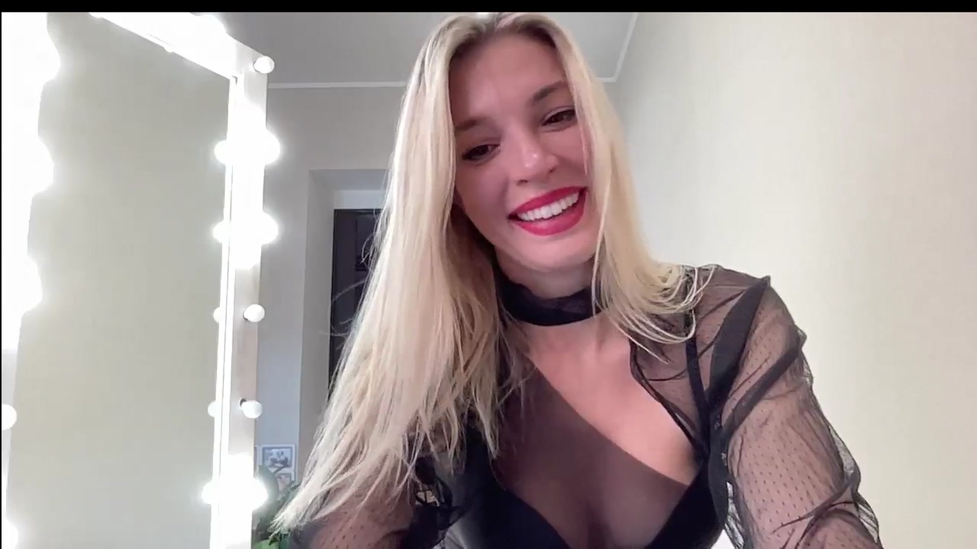 Gallery image thumbnail from AmazingkellyX's myfreecams stream on, 08/31/2024, 10:08 image 17 of 20
