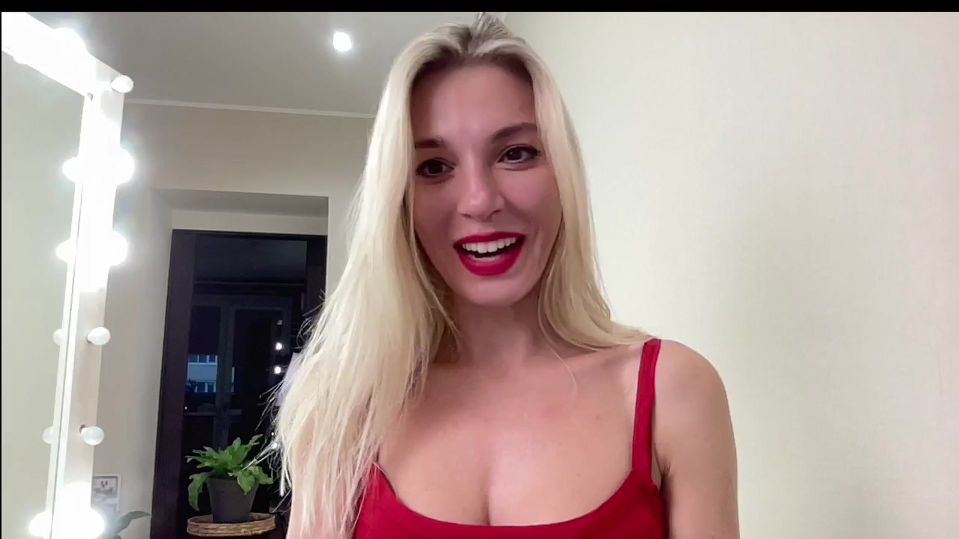 Gallery image thumbnail from AmazingkellyX's myfreecams stream on, 08/31/2024, 12:47 image 19 of 20
