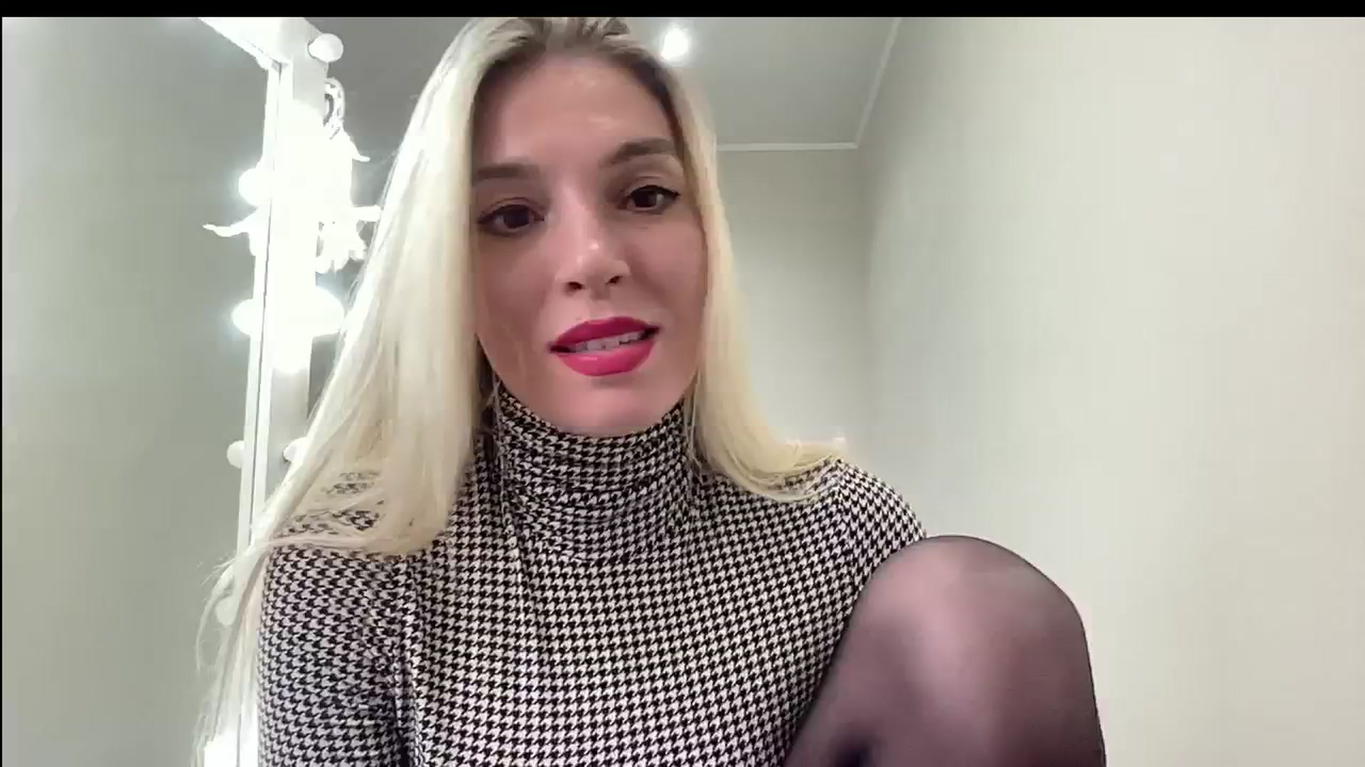 Gallery image thumbnail from AmazingkellyX's myfreecams stream on, 09/26/2024, 10:03 image 13 of 20