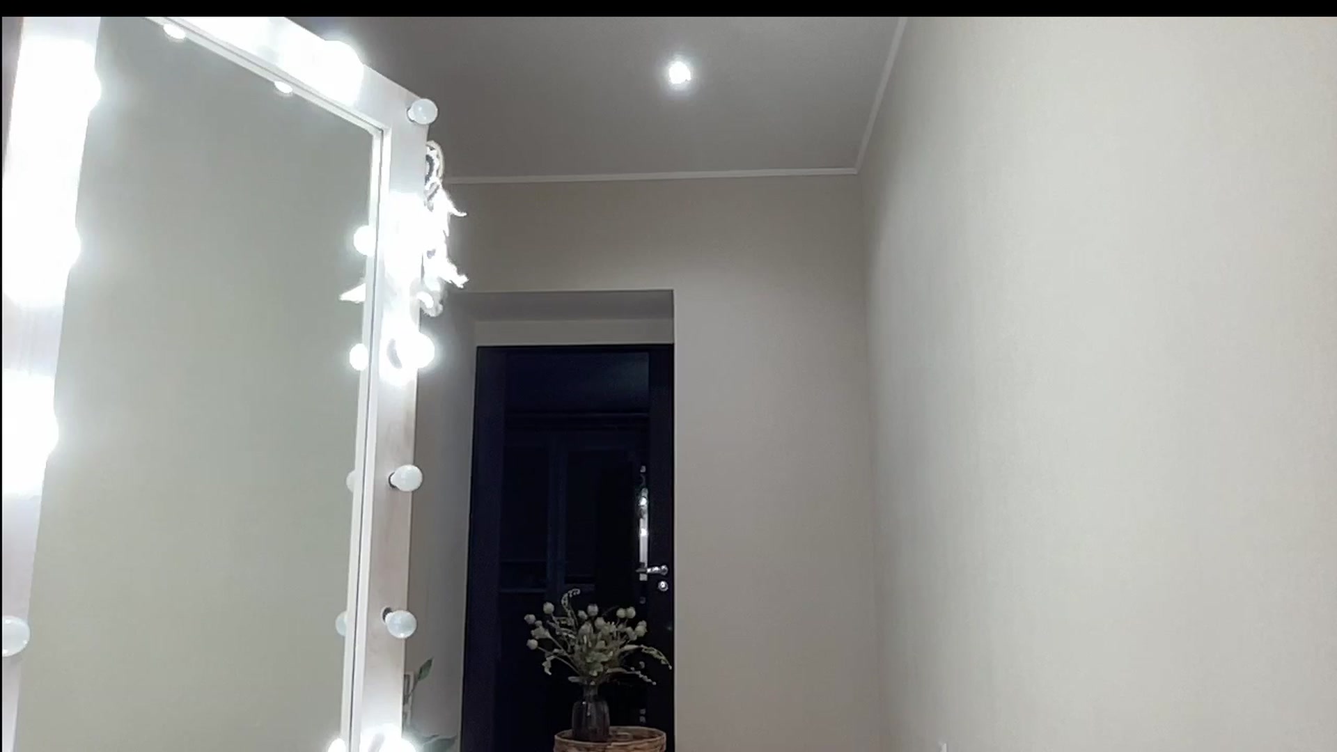 Gallery image thumbnail from AmazingkellyX's myfreecams stream on, 09/29/2024, 13:46 image 11 of 20