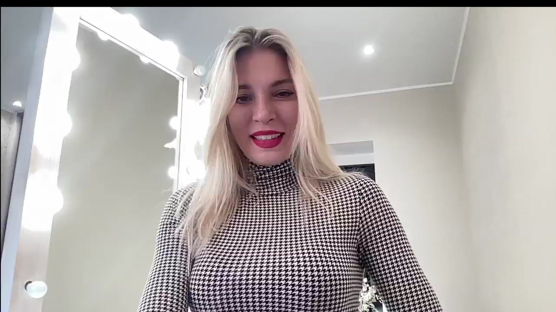 Gallery image thumbnail from AmazingkellyX's myfreecams stream on, 10/06/2024, 10:17 image 11 of 20