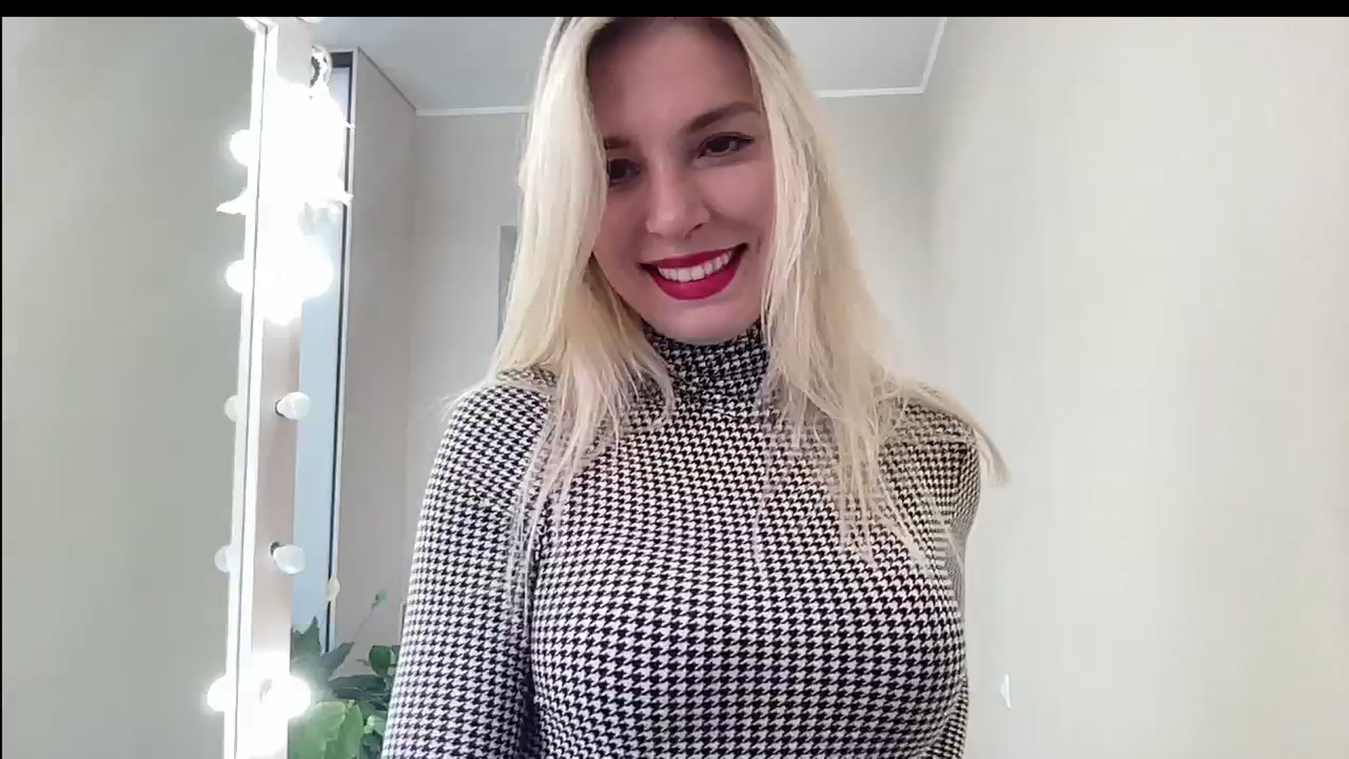 Gallery image thumbnail from AmazingkellyX's myfreecams stream on, 10/06/2024, 10:17 image 4 of 20