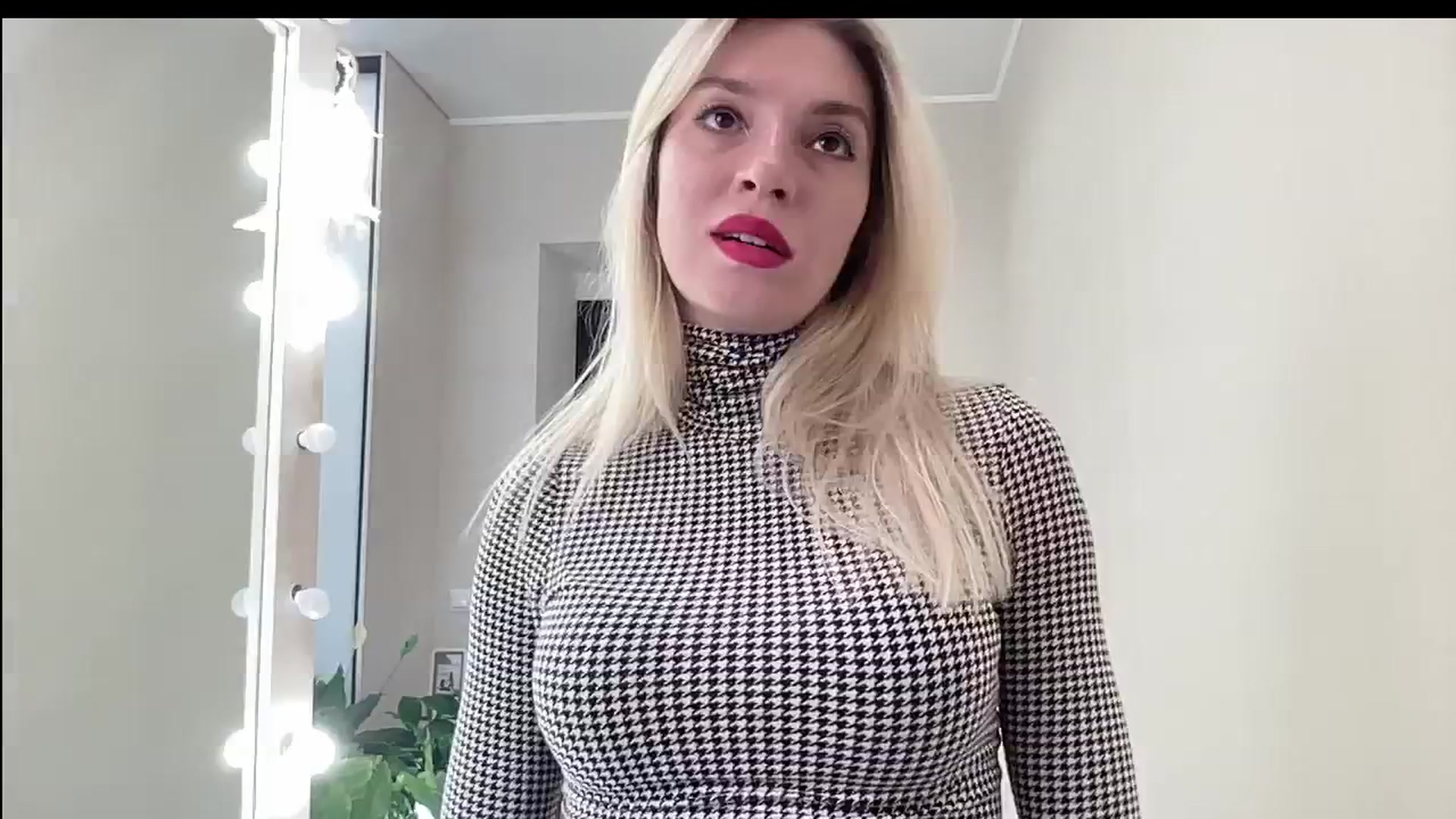 Gallery image thumbnail from AmazingkellyX's myfreecams stream on, 10/06/2024, 10:17 image 7 of 20