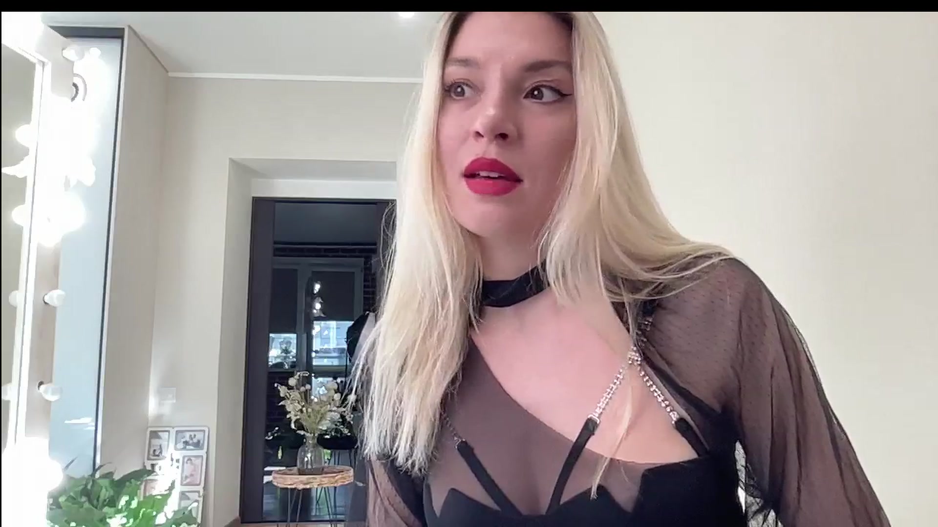 Gallery image thumbnail from AmazingkellyX's myfreecams stream on, 10/17/2024, 10:11 image 8 of 20