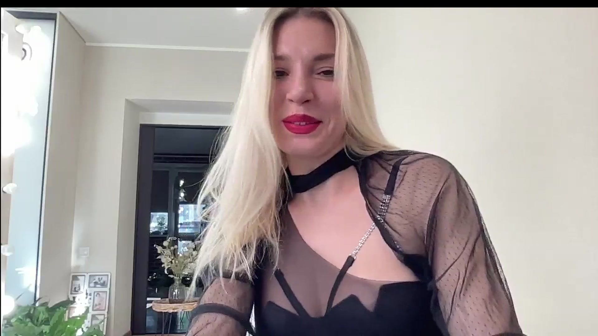 Gallery image thumbnail from AmazingkellyX's myfreecams stream on, 10/17/2024, 10:11 image 7 of 20