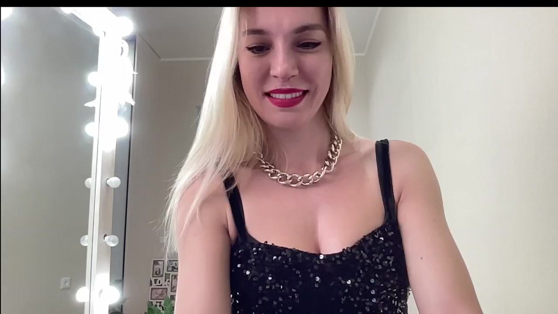 Gallery image thumbnail from AmazingkellyX's myfreecams stream on, 10/24/2024, 08:57 image 1 of 20