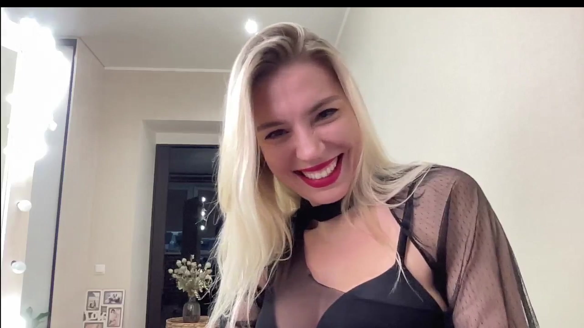 Gallery image thumbnail from AmazingkellyX's myfreecams stream on, 10/24/2024, 10:47 image 13 of 20